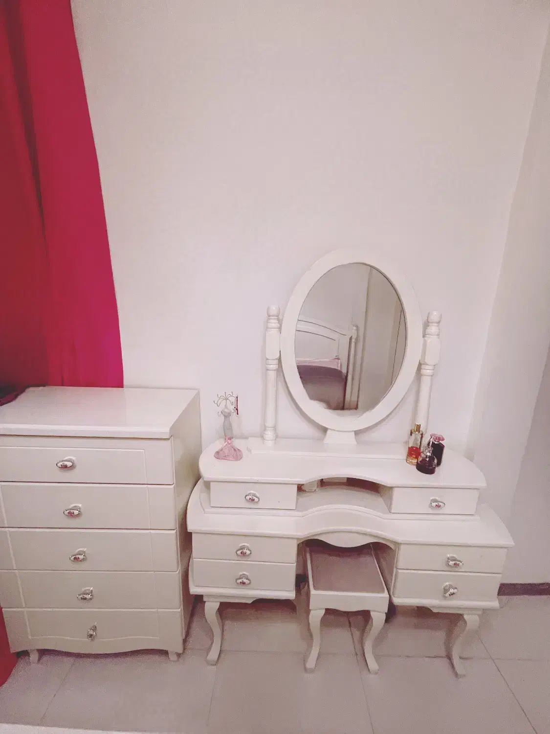 سرویس خواب در حد|تخت و سرویس خواب|قدس, شهر‌قدس|دیوار