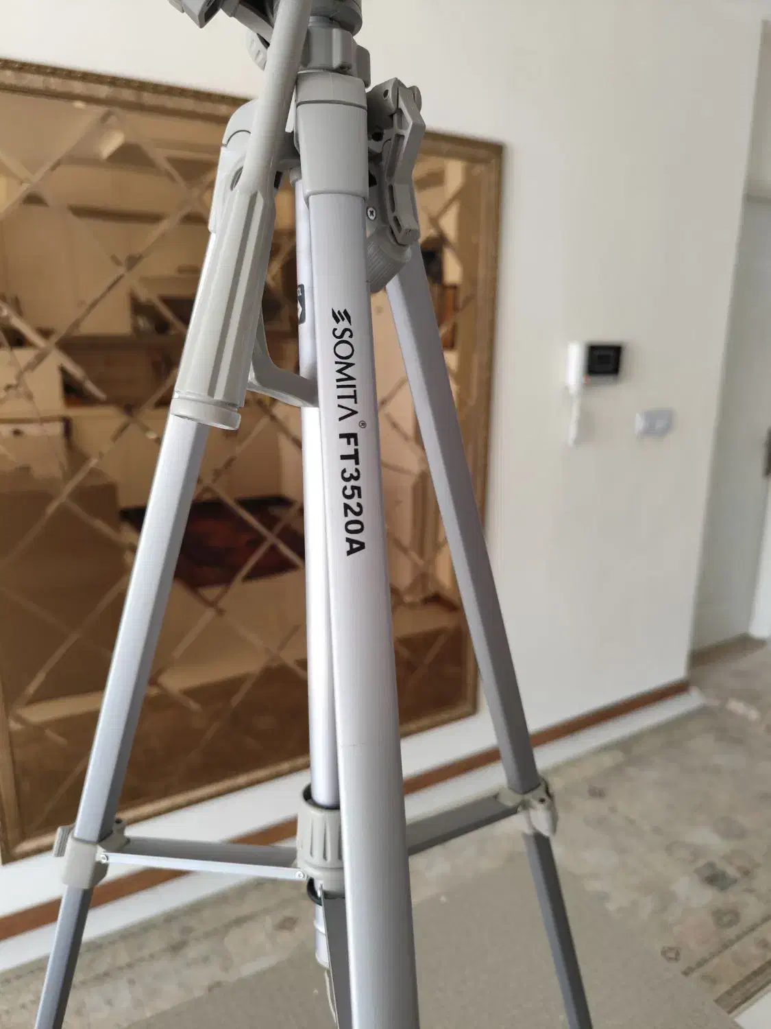 پایه دوربین|دوربین عکاسی و فیلم‌برداری|مشهد, شهرک لشکر (شهرک غرب)|دیوار