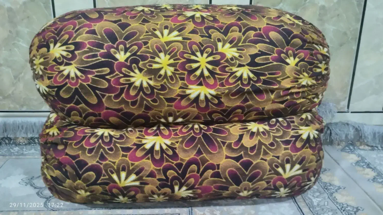 ملاثانی|رختخواب، بالش، پتو|باوی, |دیوار