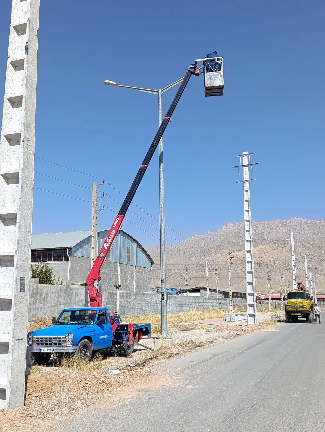جرثقیل،جرثقیل نیسان،سبدبالابر،لجور.خاور|خدمات حمل و نقل|کرمانشاه, |دیوار