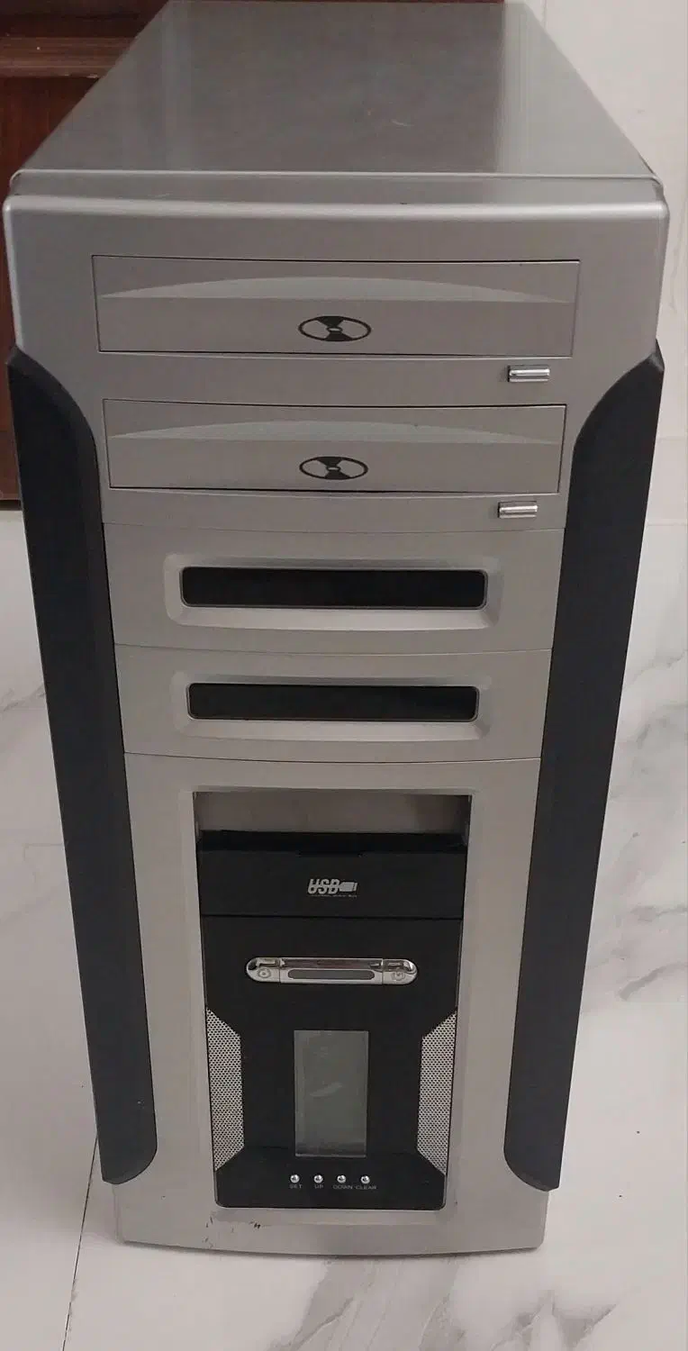 قاب کیس سالم و در حد نو|قطعات و لوازم جانبی رایانه|کرج, اصفهانیها|دیوار