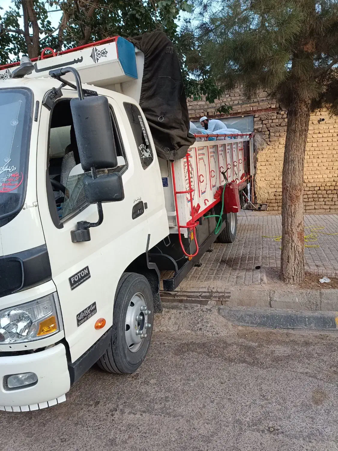الوند 1402|خودرو سنگین|شیراز, باغ تخت|دیوار