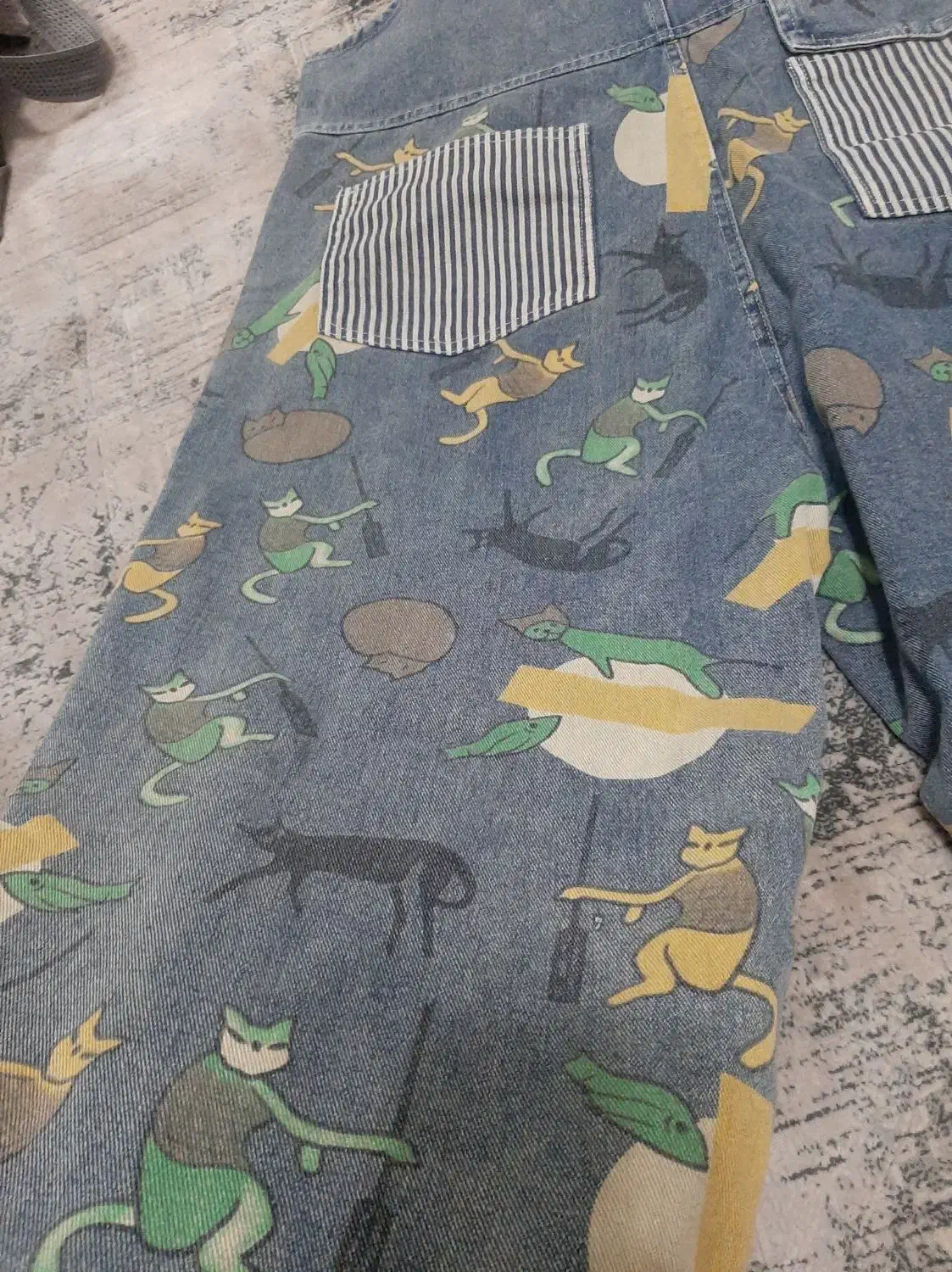 بیلر جین|لباس|ری, شهرک نظامی|دیوار