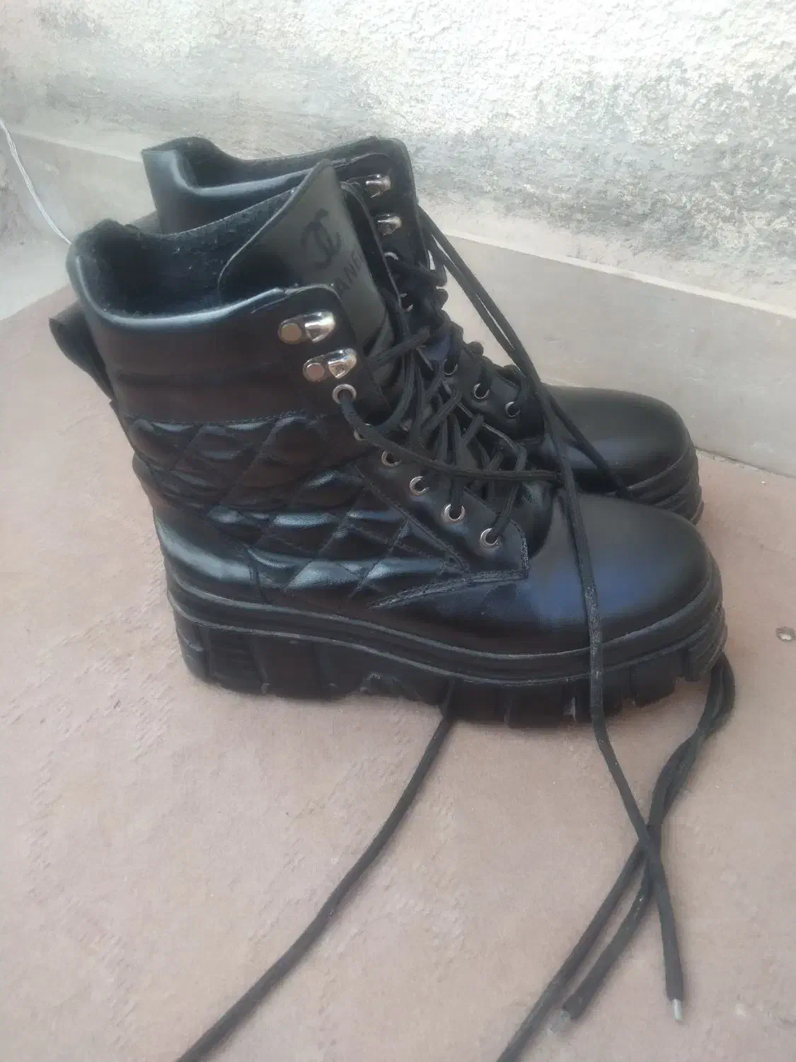 پوتین|کیف، کفش، کمربند|اردبیل, |دیوار