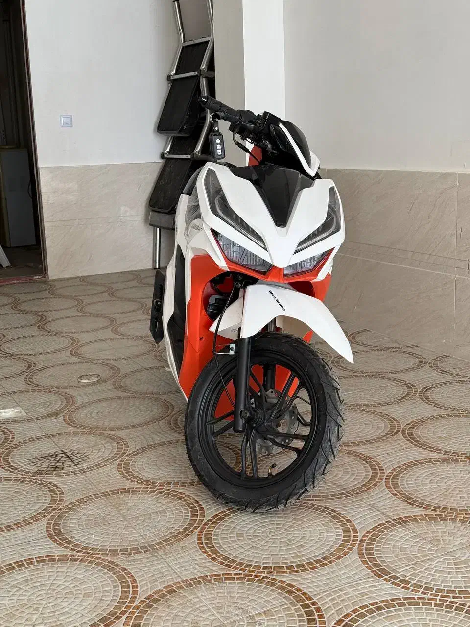 خروشی|موتورسیکلت|سردشت, |دیوار