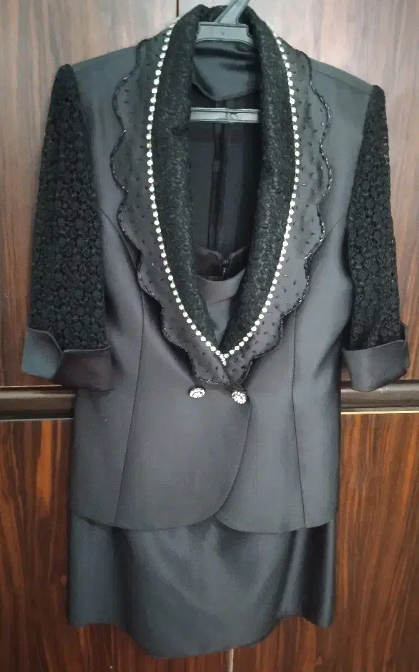 کت و دامن|لباس|سلطانیه, |دیوار