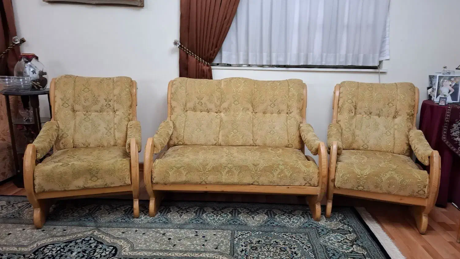 مبل ۸نفره نراد|مبلمان خانگی و میز عسلی|رشت, لاکانی|دیوار