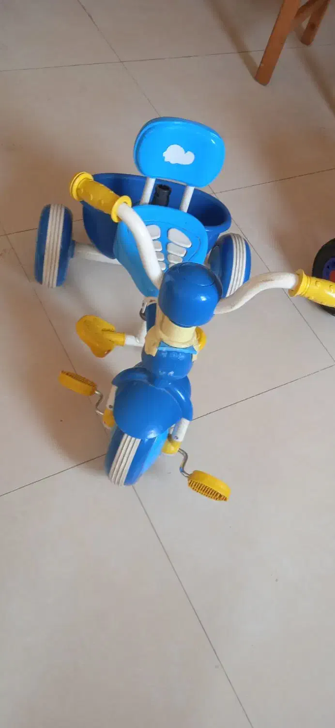 سه چرخه کودک خانگی 1500تومن|دوچرخه، اسکیت، اسکوتر|تهران, نارمک جنوبی|دیوار