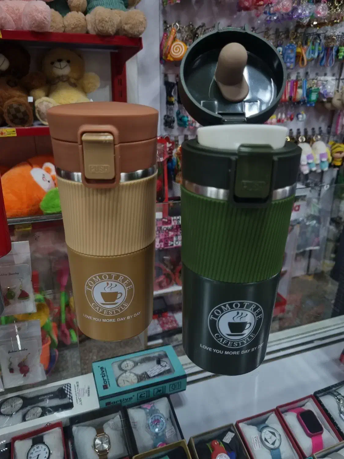 تراول ماگ و غیره|ظروف نگهدارنده، پلاستیکی، یک‌بارمصرف|اردکان, |دیوار