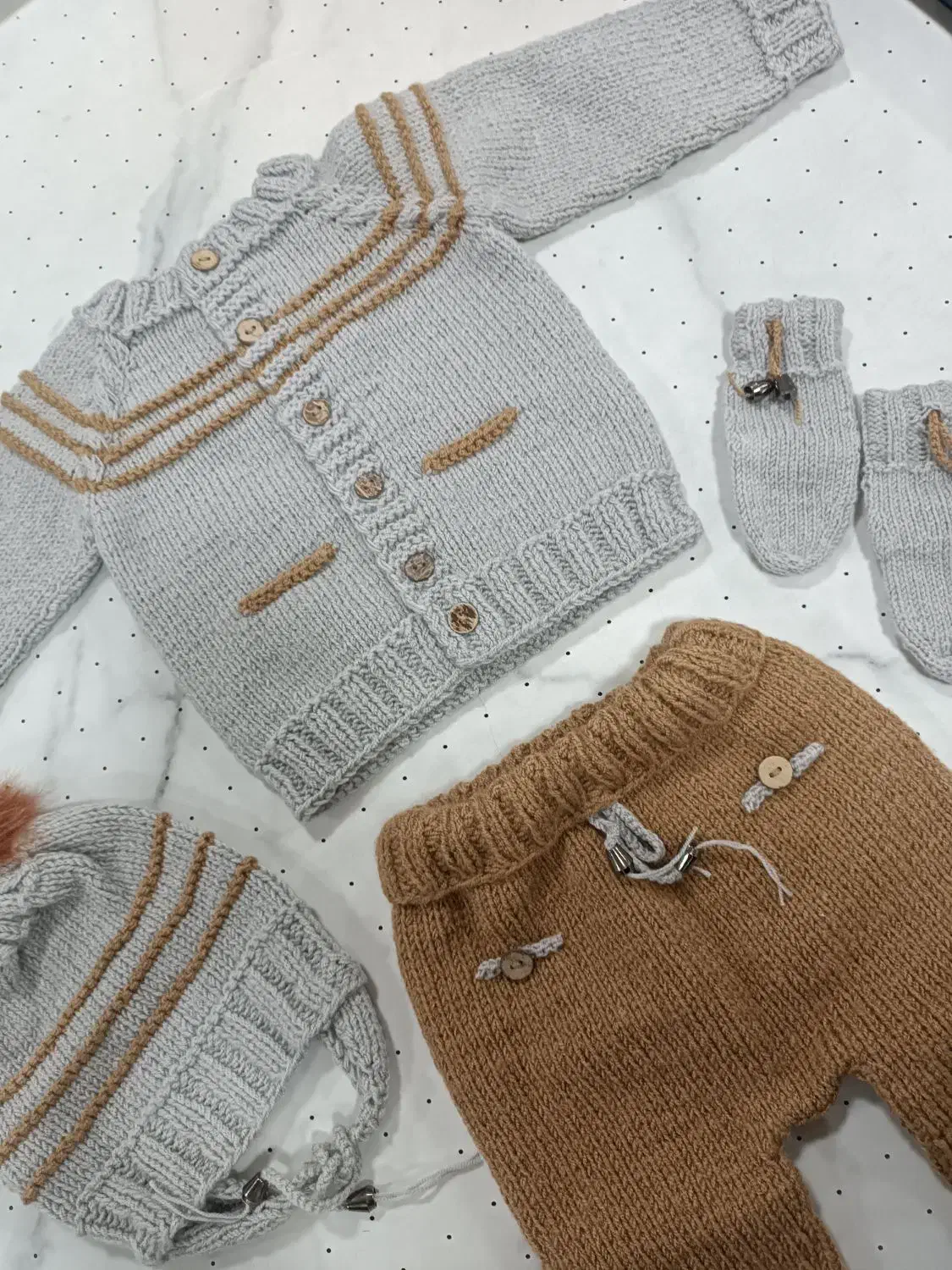 لباس بچگانه|لباس|بوئین و میاندشت, |دیوار