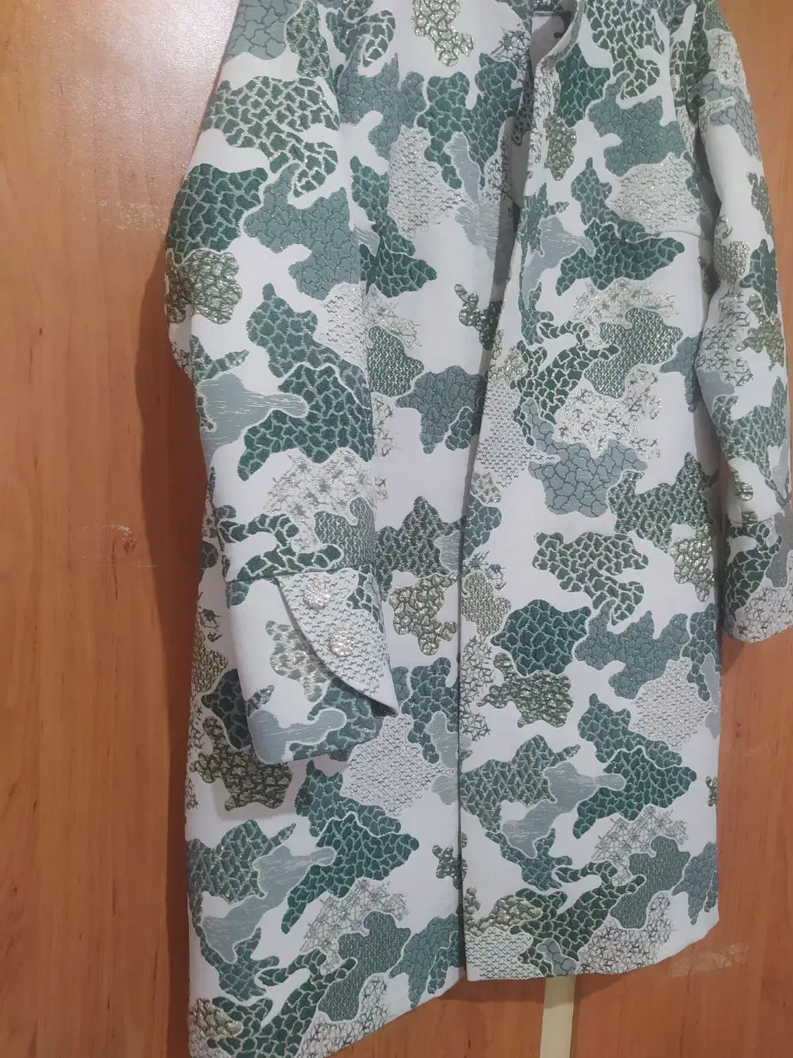 مانتو|لباس|قم, وادی السلام|دیوار