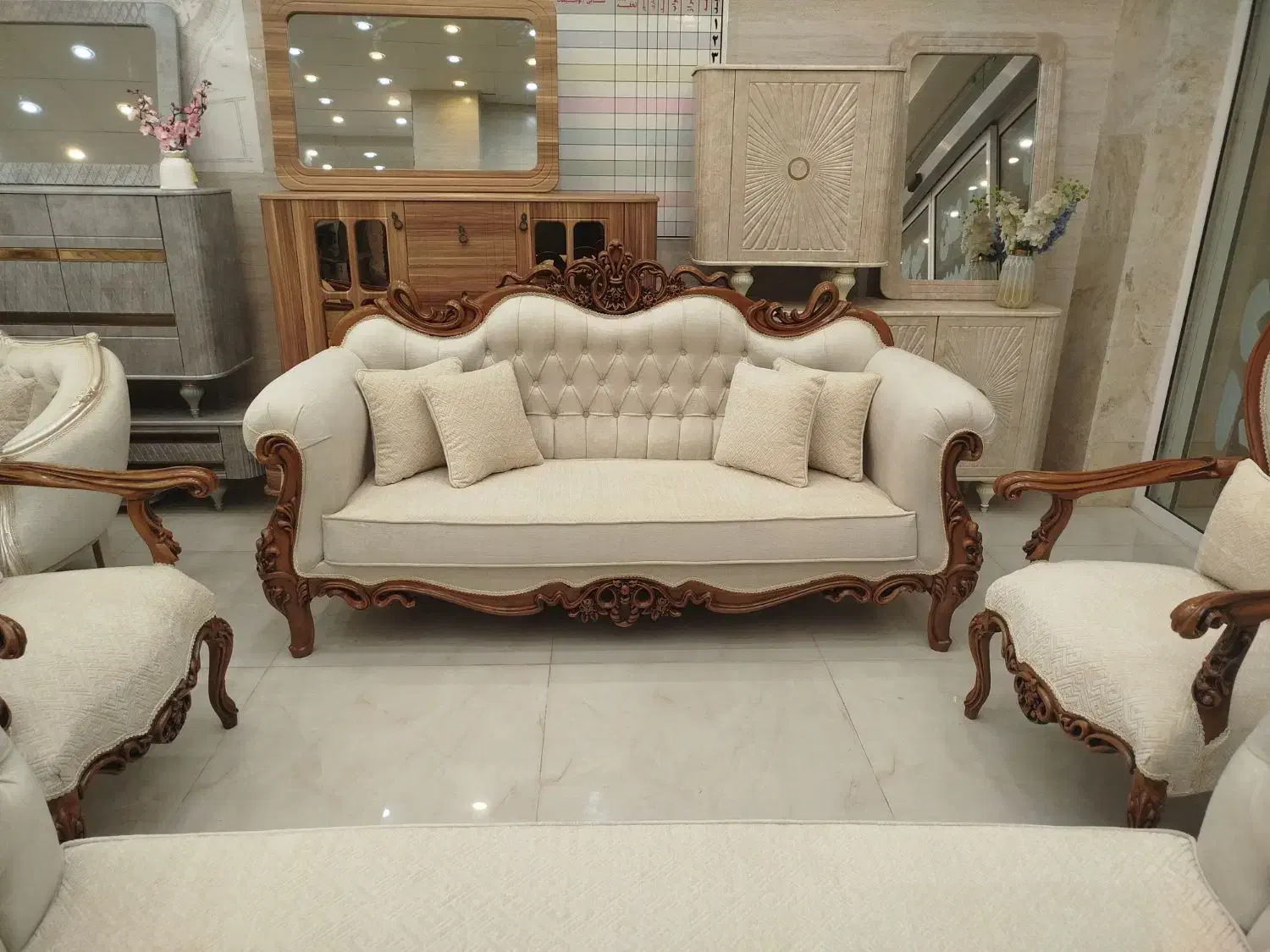 مبل کلاسیک سلطنتی افسون مدل ۸نفره چستر دار آدرینا|مبلمان خانگی و میز عسلی|شیراز, دوکوهک|دیوار