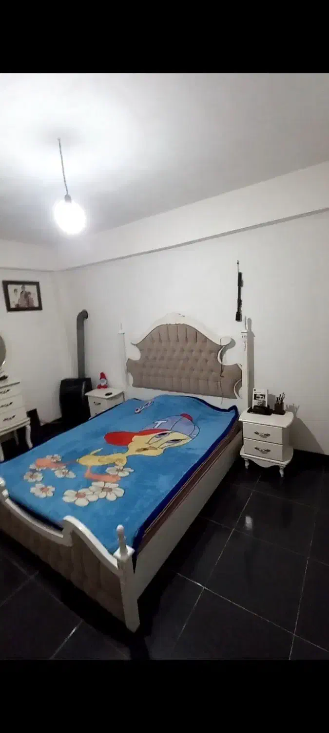 سرویس خواب|تخت و سرویس خواب|بندر انزلی, لیچارگی حسن رود|دیوار