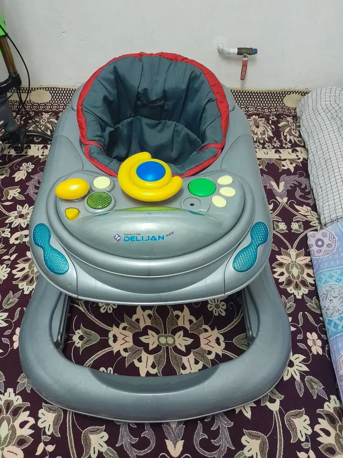 رورواک سالم|کالسکه و لوازم جانبی|املش, |دیوار