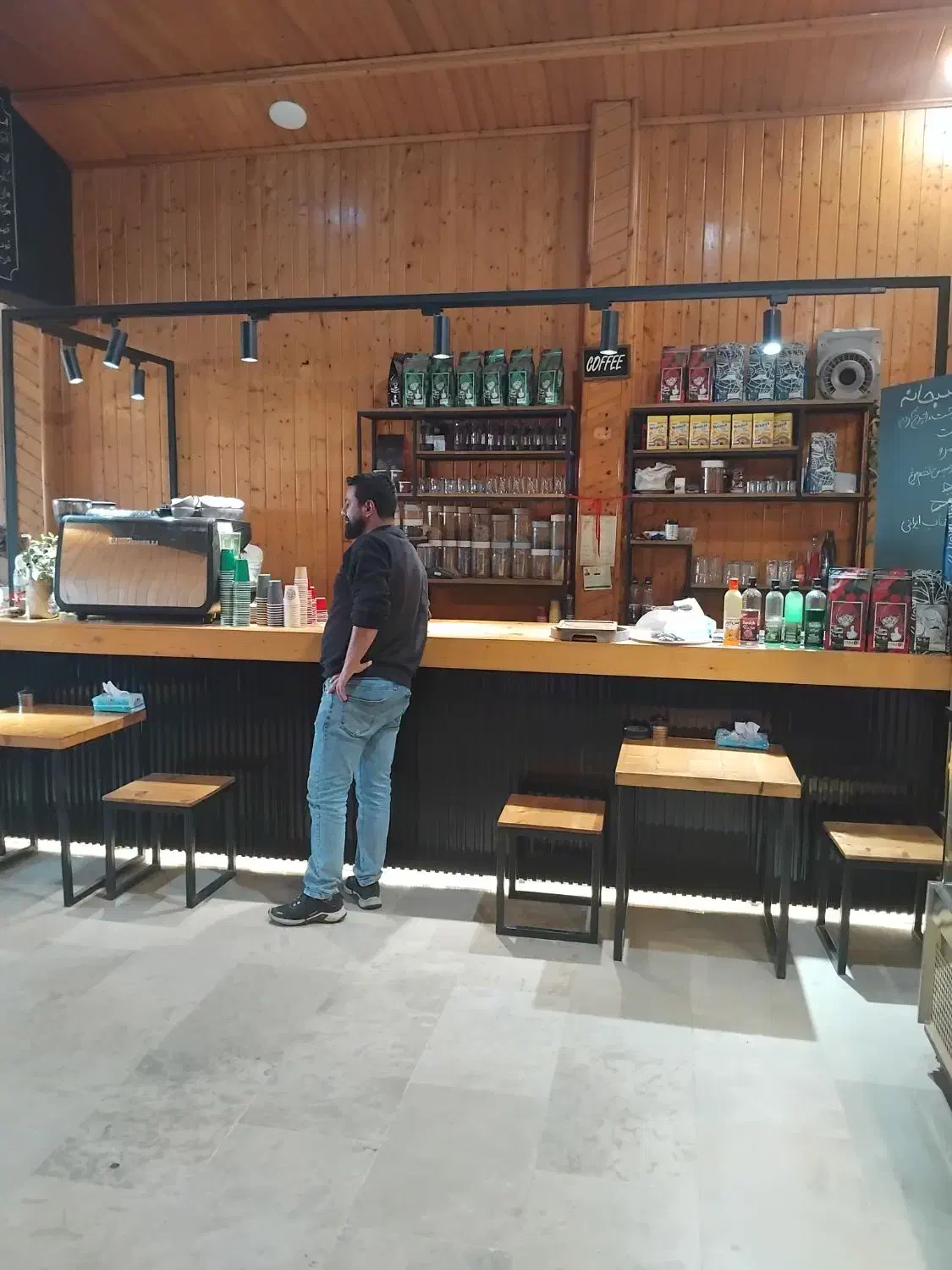 استخدام آشپز برای کافه صبحانه|استخدام خدمات فروشگاه و رستوران|چمستان, |دیوار