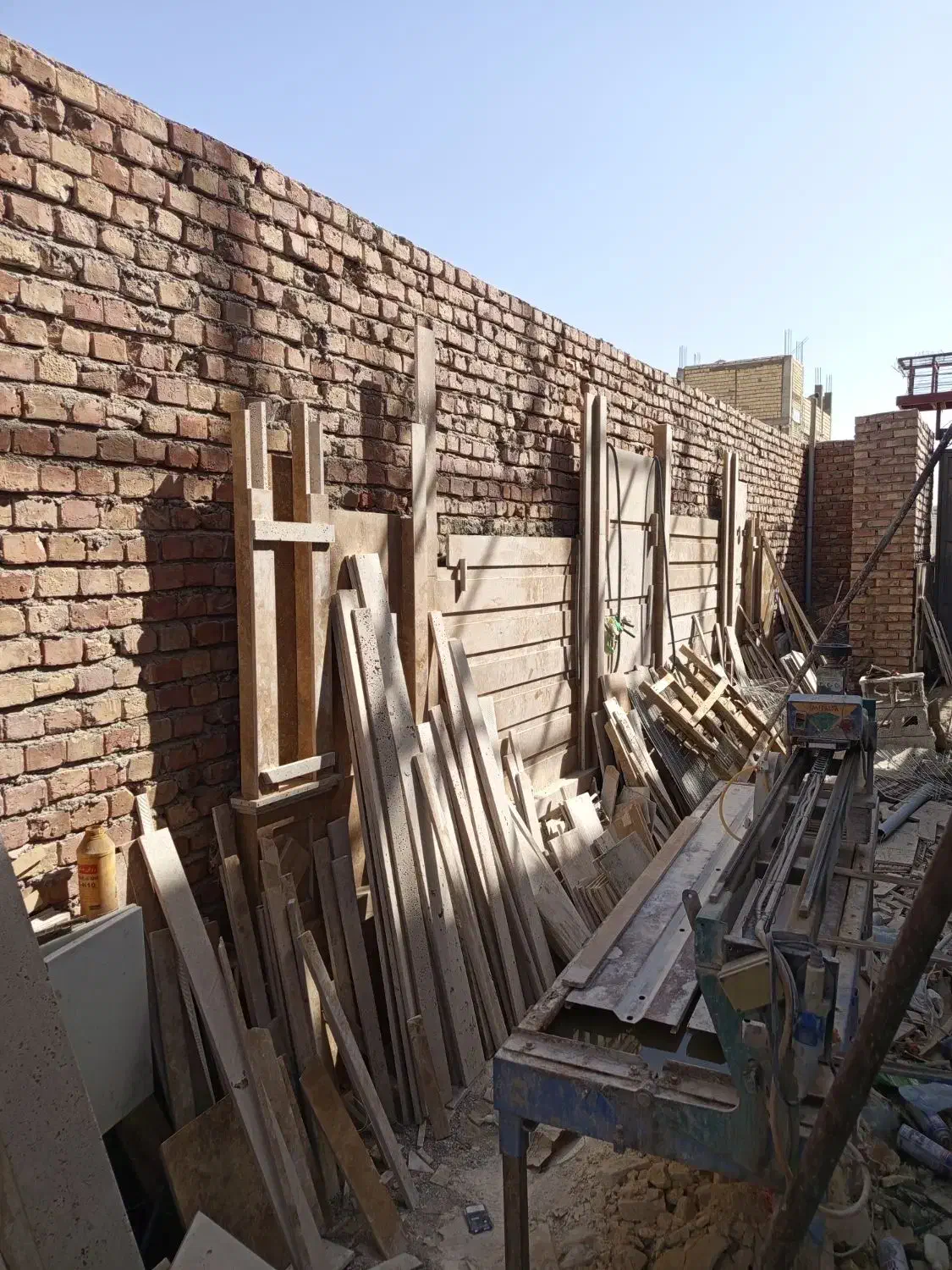 کارگر سنگکاری|استخدام معماری، عمران و ساختمانی|زاهدان, |دیوار