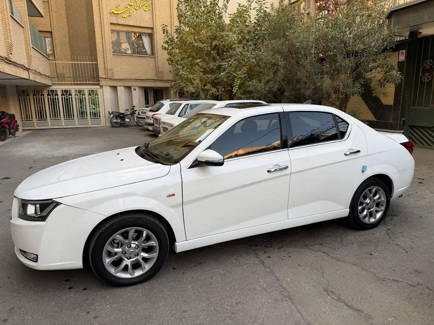 دنا پلاس اتومات توربو 1401|خودرو سواری و وانت|اصفهان, جلفا|دیوار