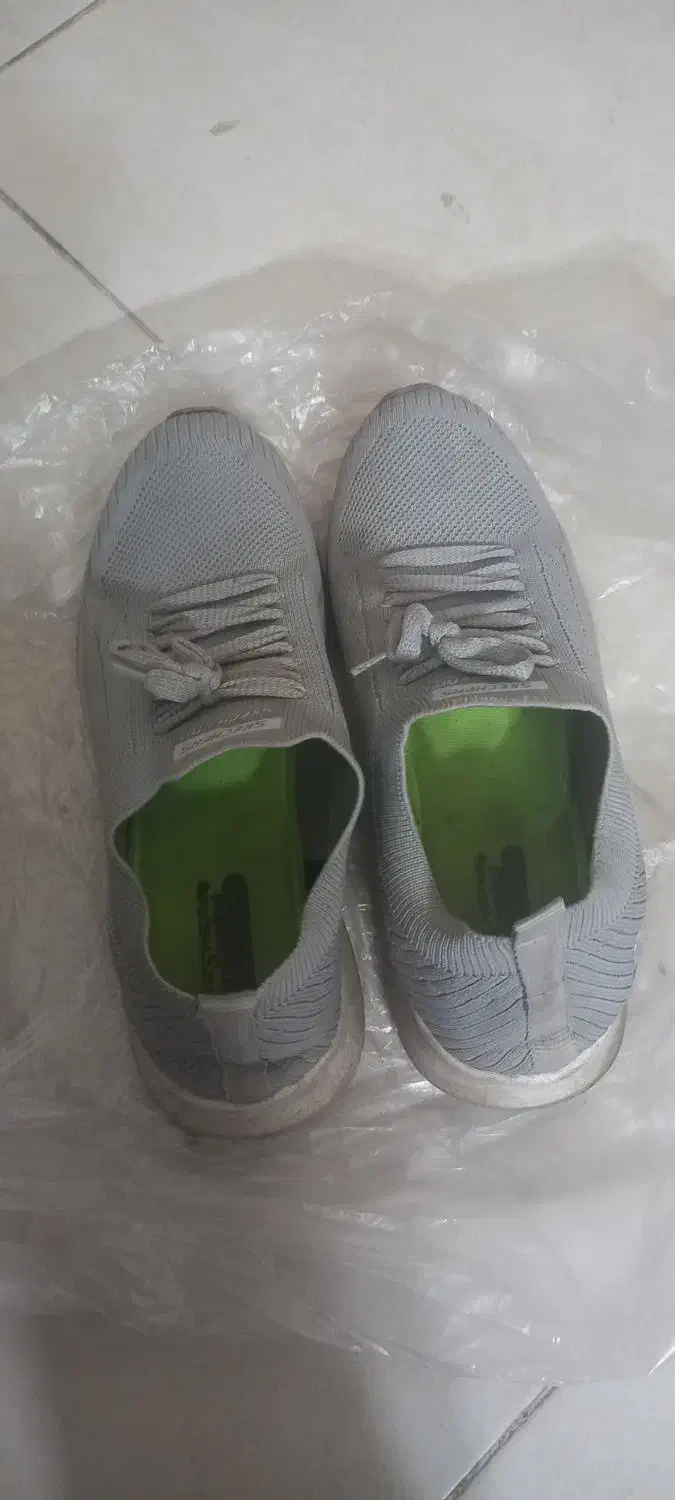 کفش|کیف، کفش، کمربند|اصفهان, گلزار|دیوار