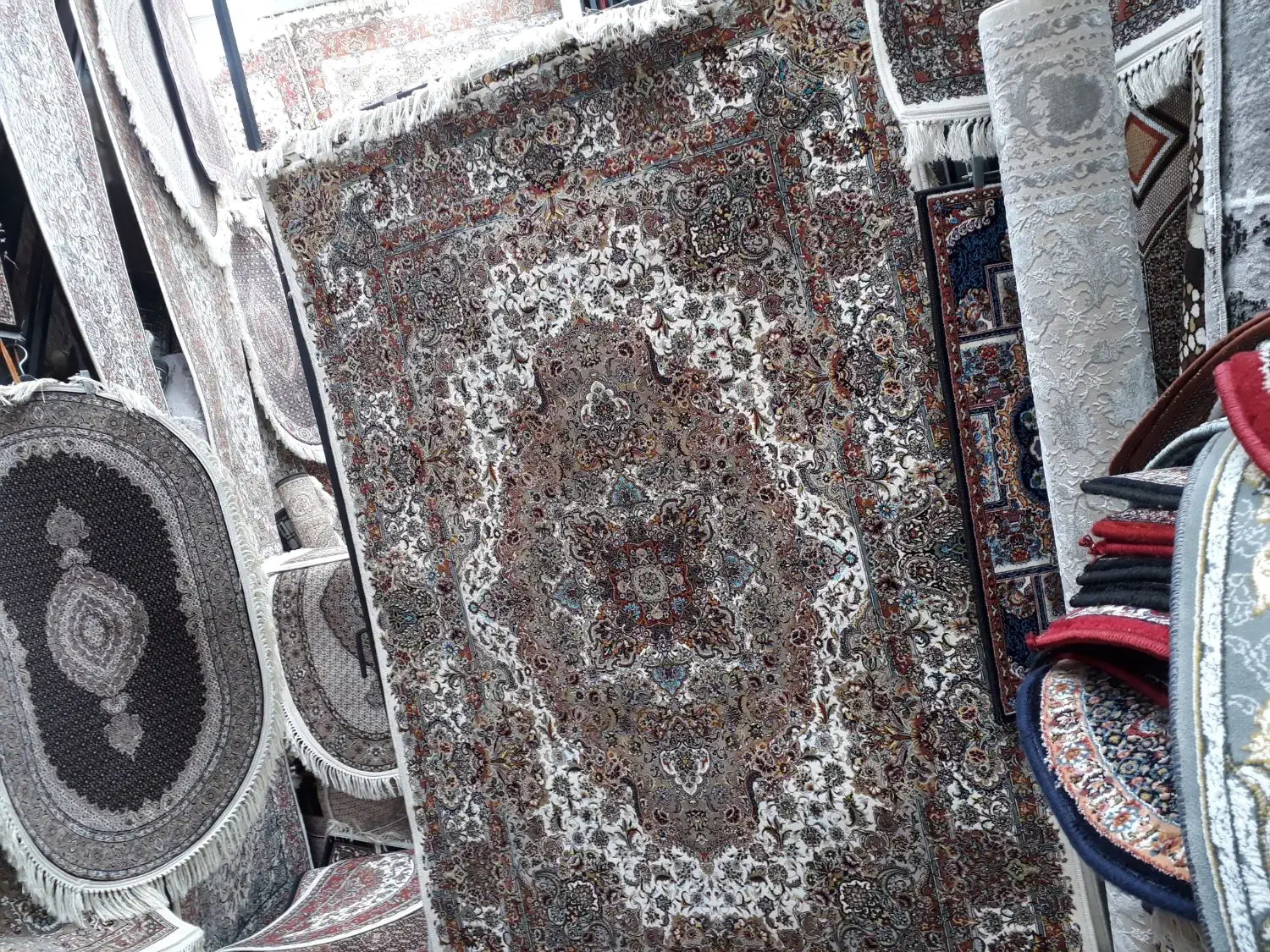 فرش آشپزخانه فرش سالاری کرم ۴متر مارک مرینوس|فرش|تبریز, |دیوار