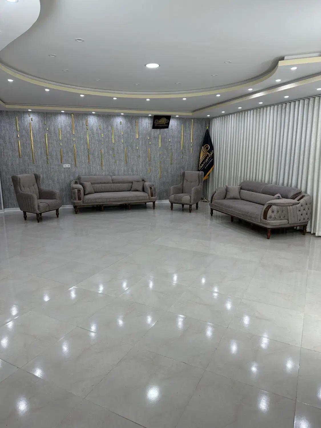 مبل لارسن چستر|مبلمان خانگی و میز عسلی|ایلام, |دیوار