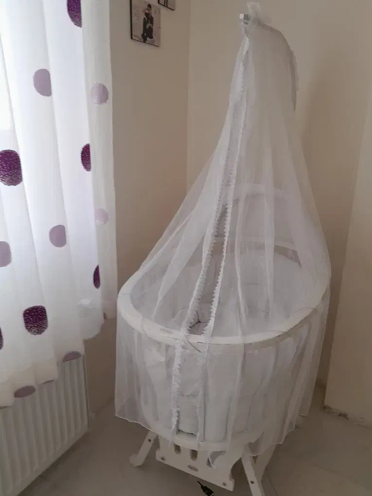 گهواره کنار مادر و گهواره چوبی حصیری|تخت و سرویس خواب|هشتگرد, فاز ۷ مهستان|دیوار