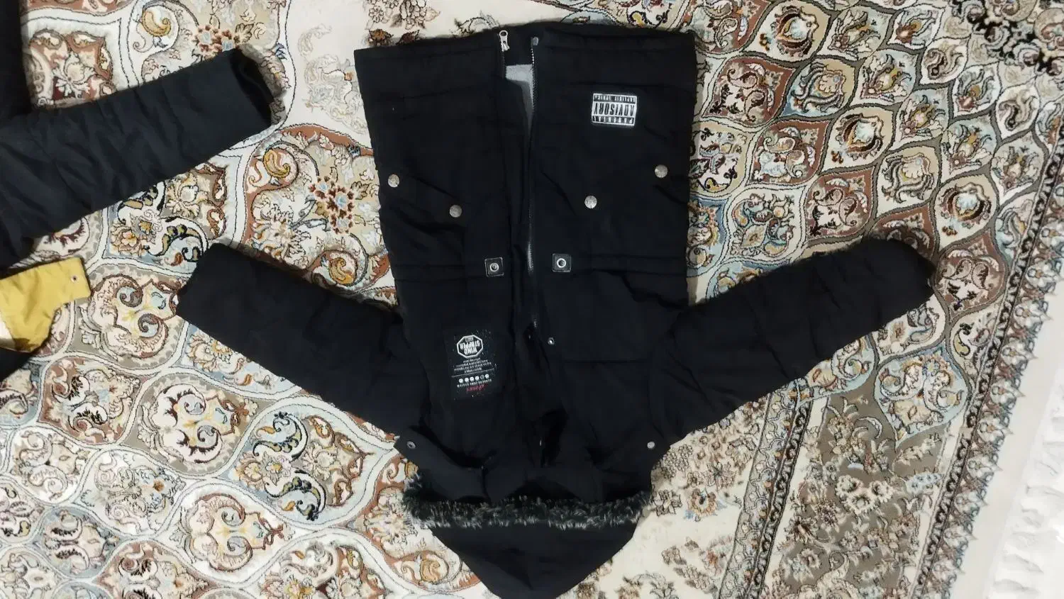 کاپشن سالم مناسب ۷ تا ۹ سال|کفش و لباس بچه|میانه, |دیوار