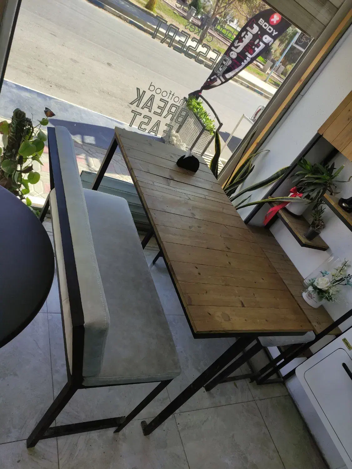 میز و صندلی|کافیشاپ و رستوران|شاهینشهر, عطار|دیوار