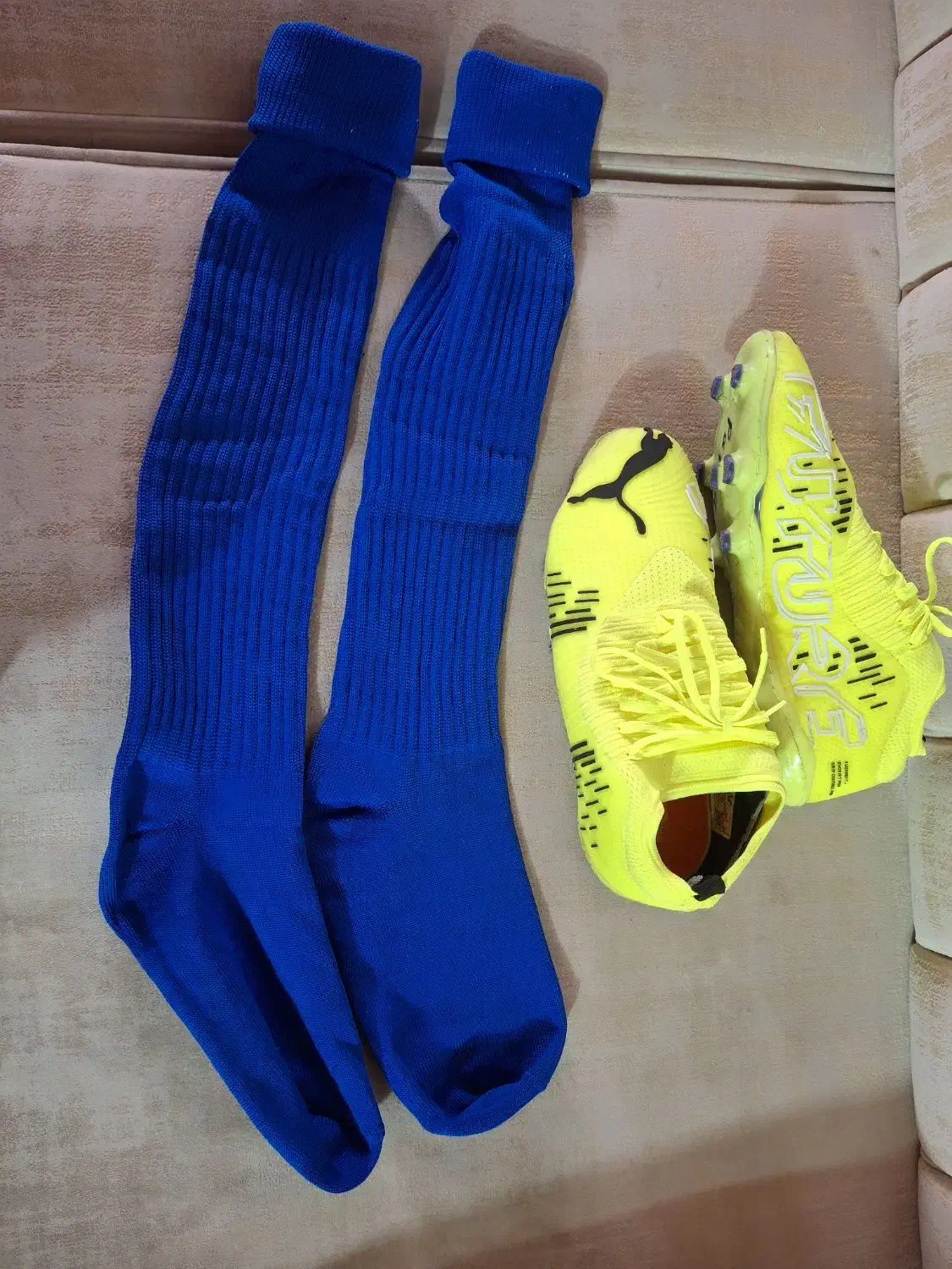 کتونی فوتبال پوما کاملا سالم‌سازی|تجهیزات ورزشی|شفت, |دیوار