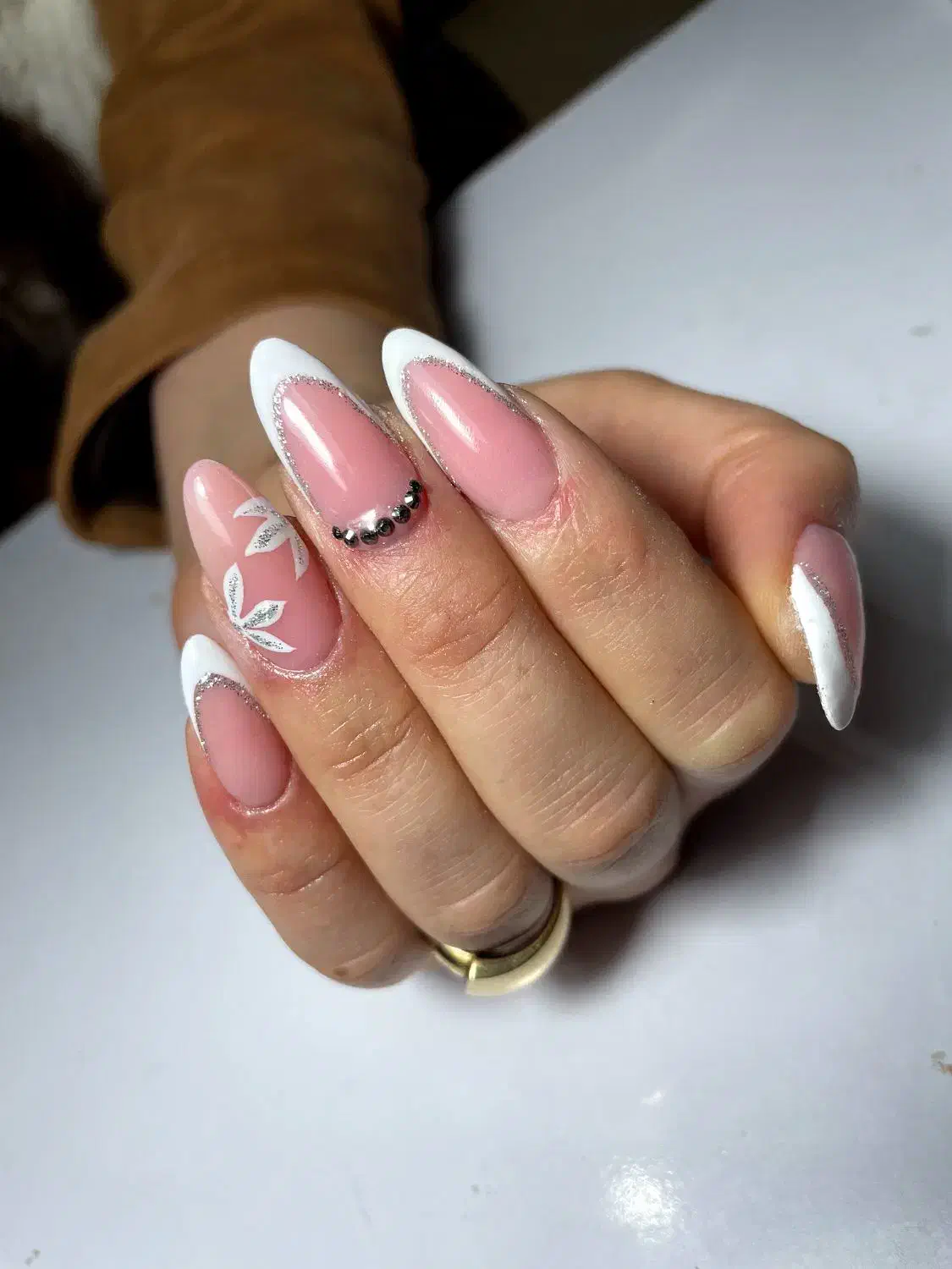 کاشت ناخن|خدمات آرایشگری و زیبایی|سلماس, |دیوار