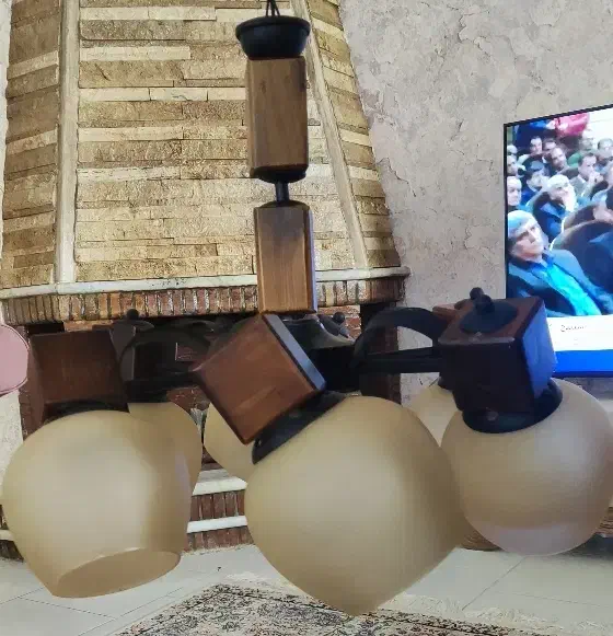 لوستر ۶ شاخه ای چوبی فلزی|لوستر و چراغ آویز|کرج, باغستان|دیوار