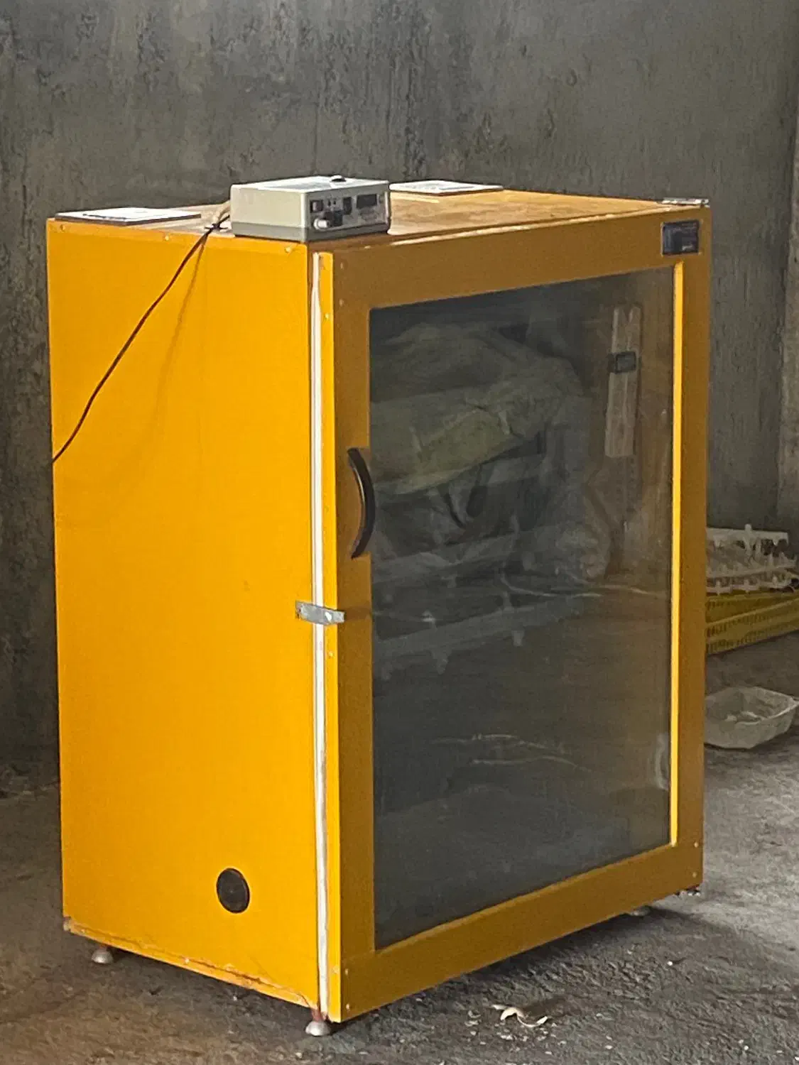 دستگاه جوجه کشی|لوازم جانبی حیوانات|بناب, |دیوار