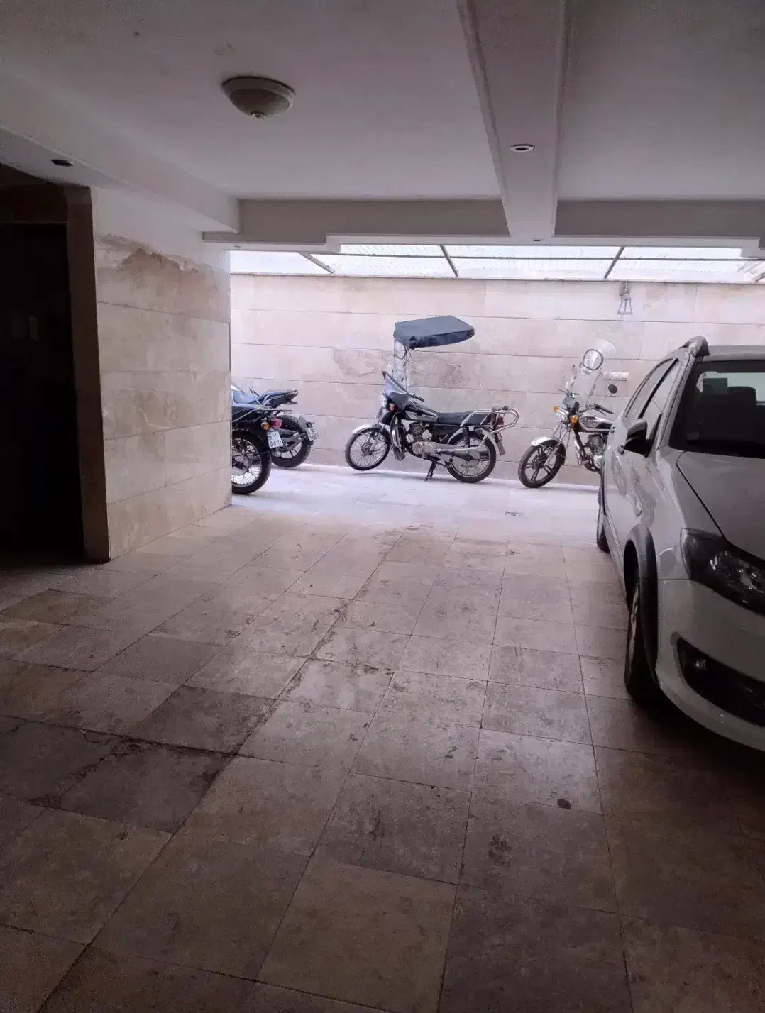 ۵۷ متری/فول امکانات/بازسازی/نزدیک مترو پیروزی