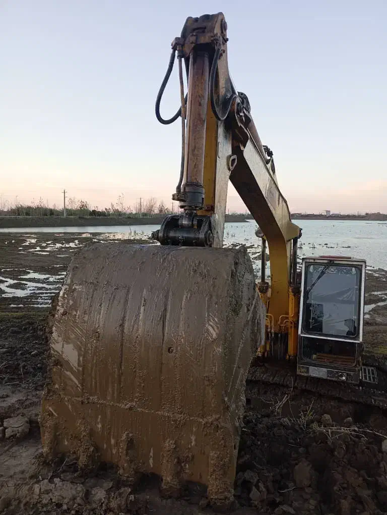 بیل HEC100|خودرو سنگین|بابل, |دیوار