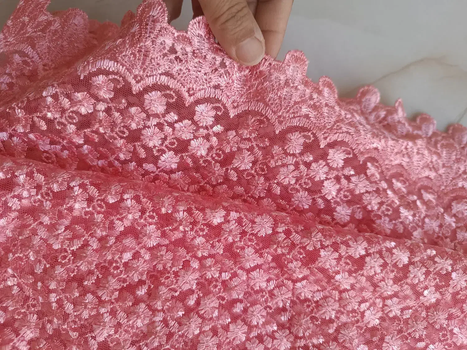 پارچه گیپورحاشیه دار صورتی|لباس|قائن, |دیوار