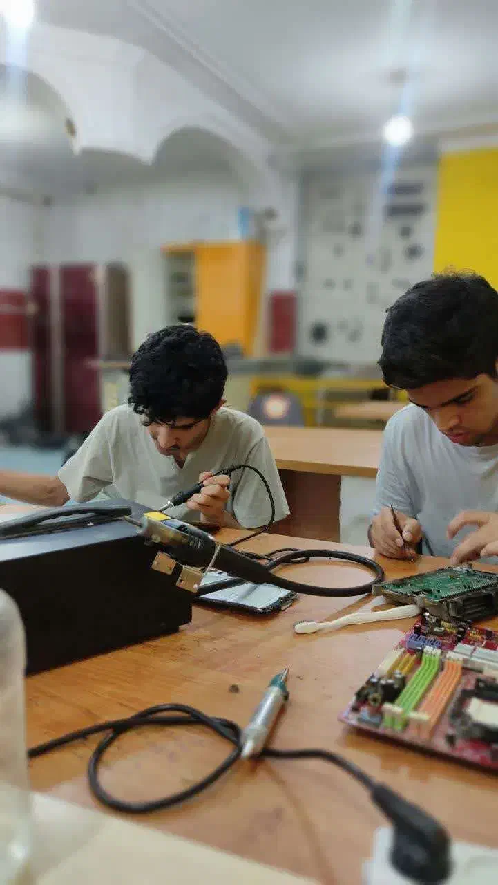 آموزش تعمیرات ماینر هشبرد پاور کنترل برد|خدمات آموزشی|اهواز, ۲۴ متری|دیوار