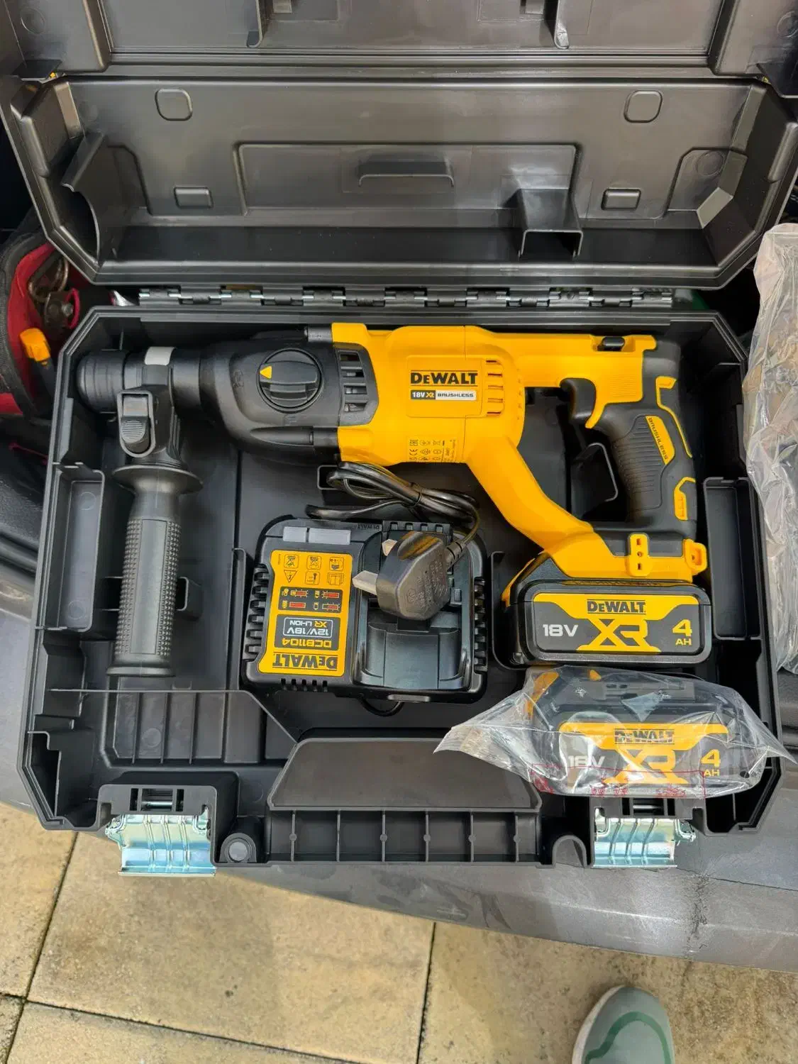 دیوالت اصلی اروپایی|ابزارآلات|بندر انزلی, جزیره|دیوار