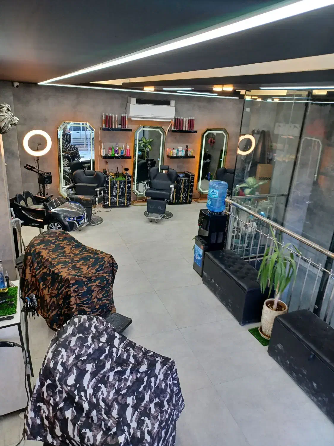 استخدام آرایشگر ماهر و کارآموز آقا|استخدام درمانی، زیبایی، بهداشتی|اصفهان, شهرک امام زمان|دیوار