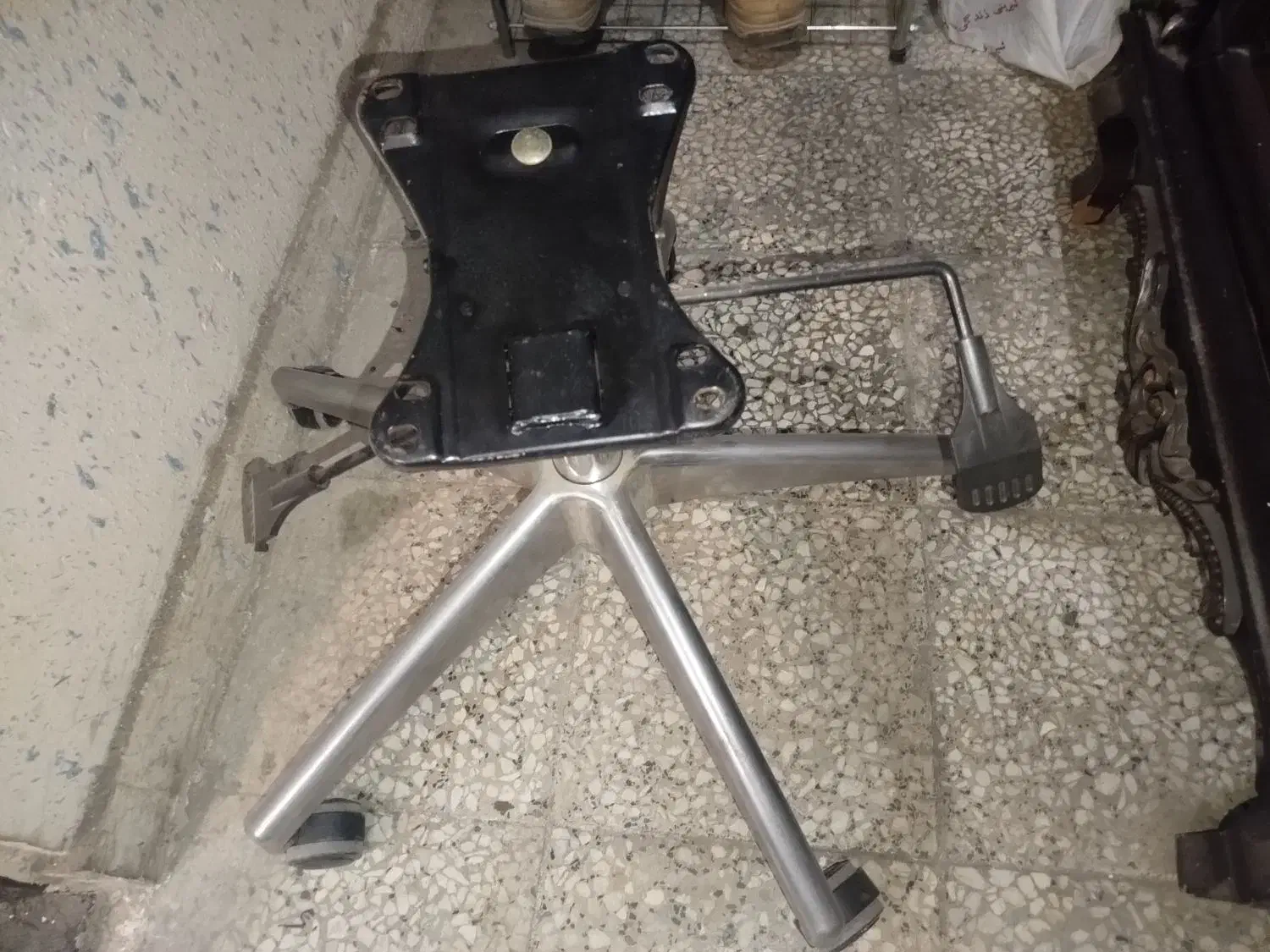 پایه صندلی چرخدار مدیریتی|مبلمان اداری|تهران, مهران|دیوار