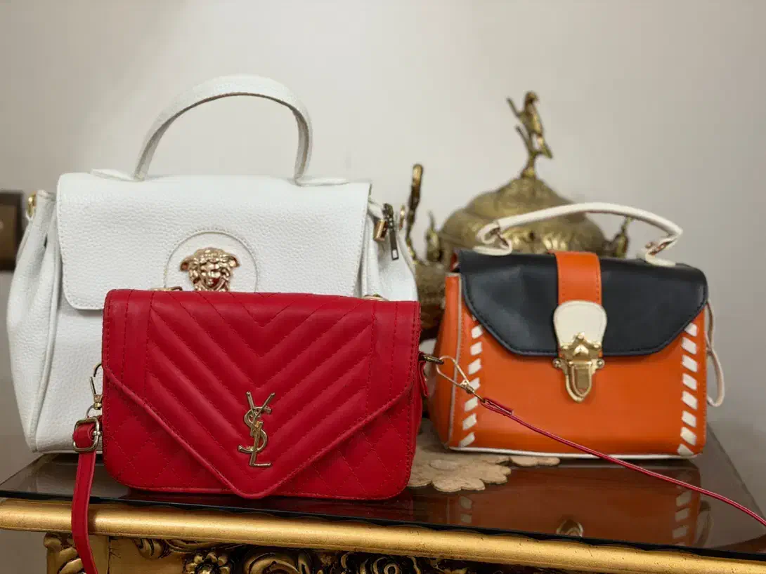 کیف|کیف، کفش، کمربند|سلماس, |دیوار