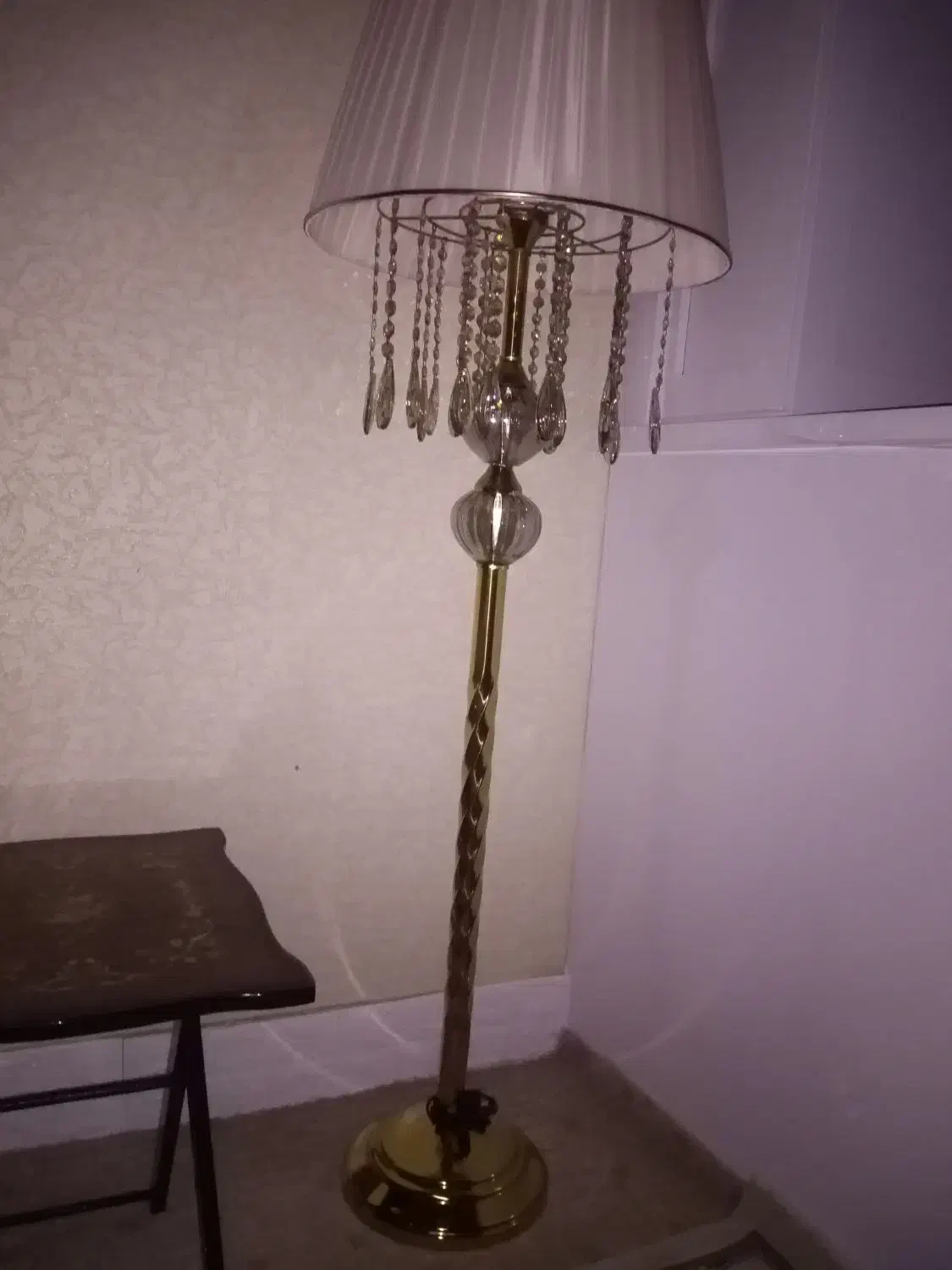 اباژور|چراغ خواب و آباژور|سبزوار, قصبه غربی|دیوار