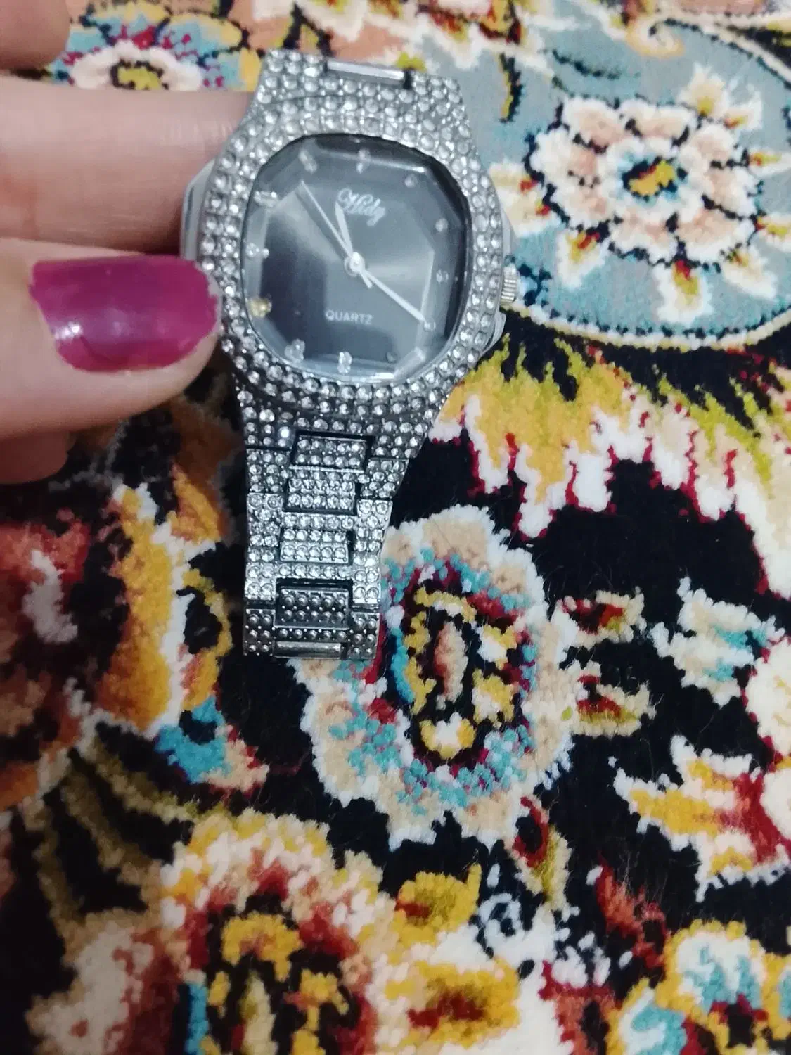 ساعت نگین دار|ساعت|هشتگرد, فاز ۱ مهستان|دیوار