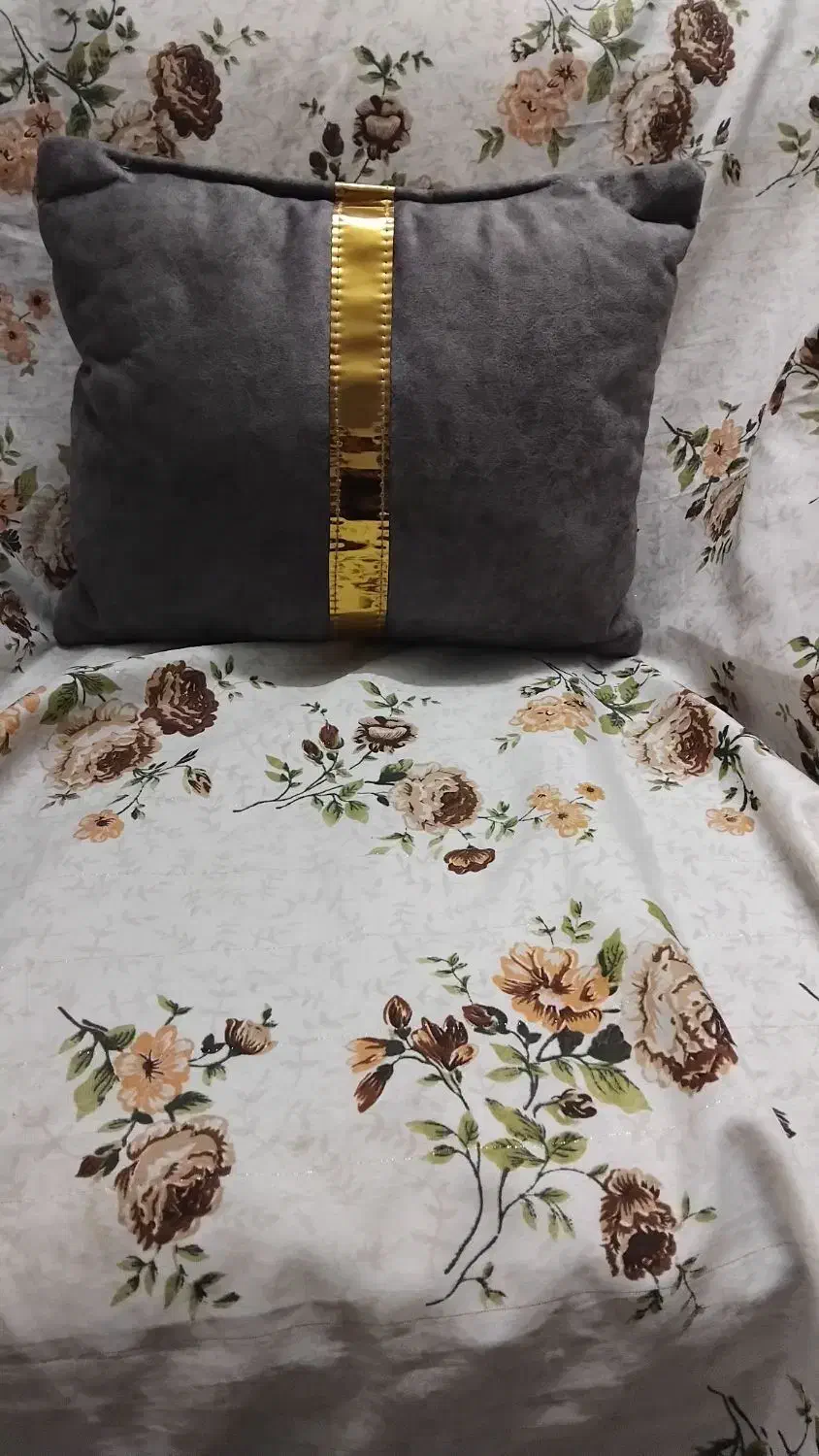 پنج عددکوسن|پشتی|باغستان, |دیوار