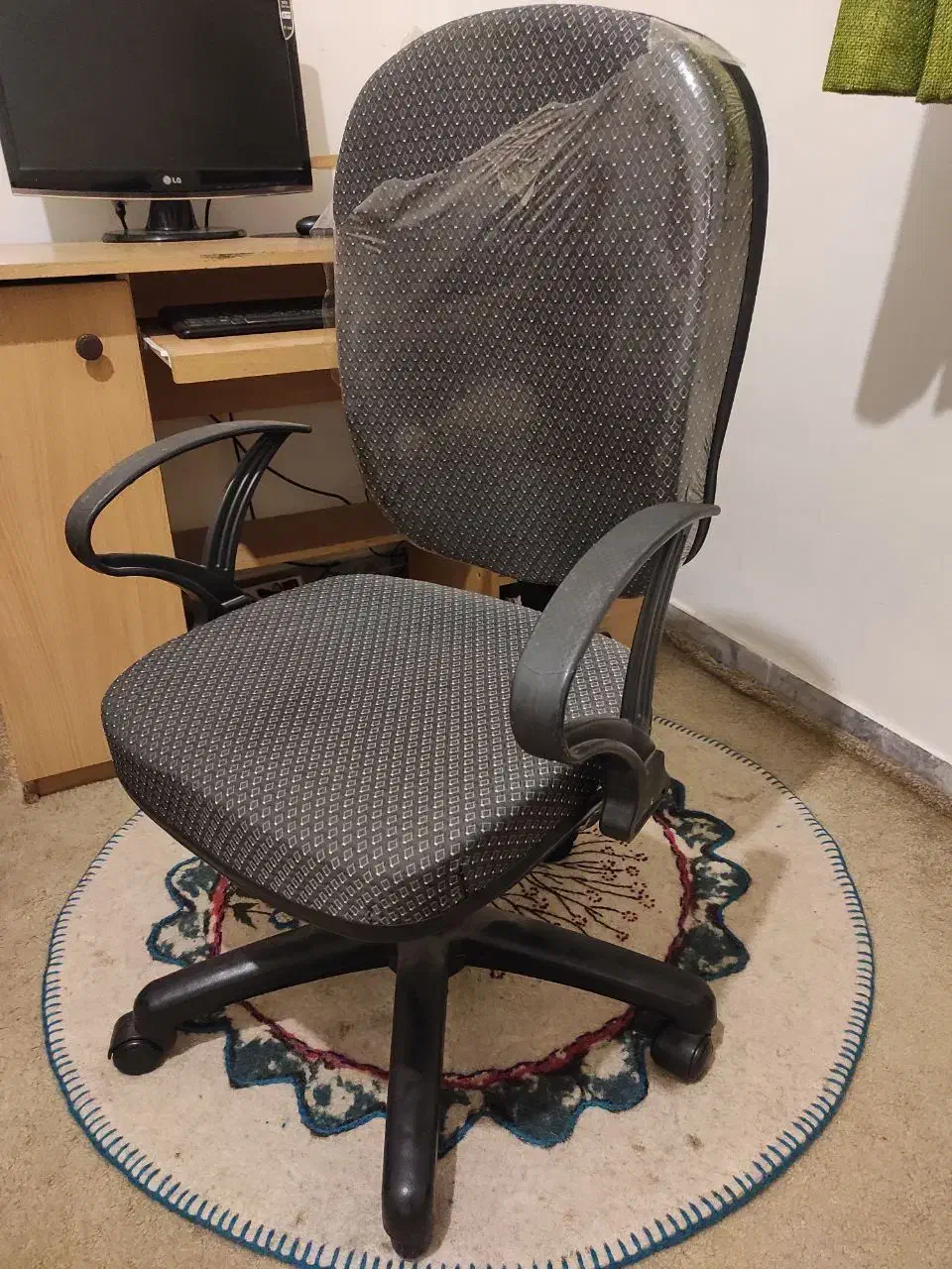 میز کامپیوتر و صندلی اداری|مبلمان اداری|گرگان, |دیوار