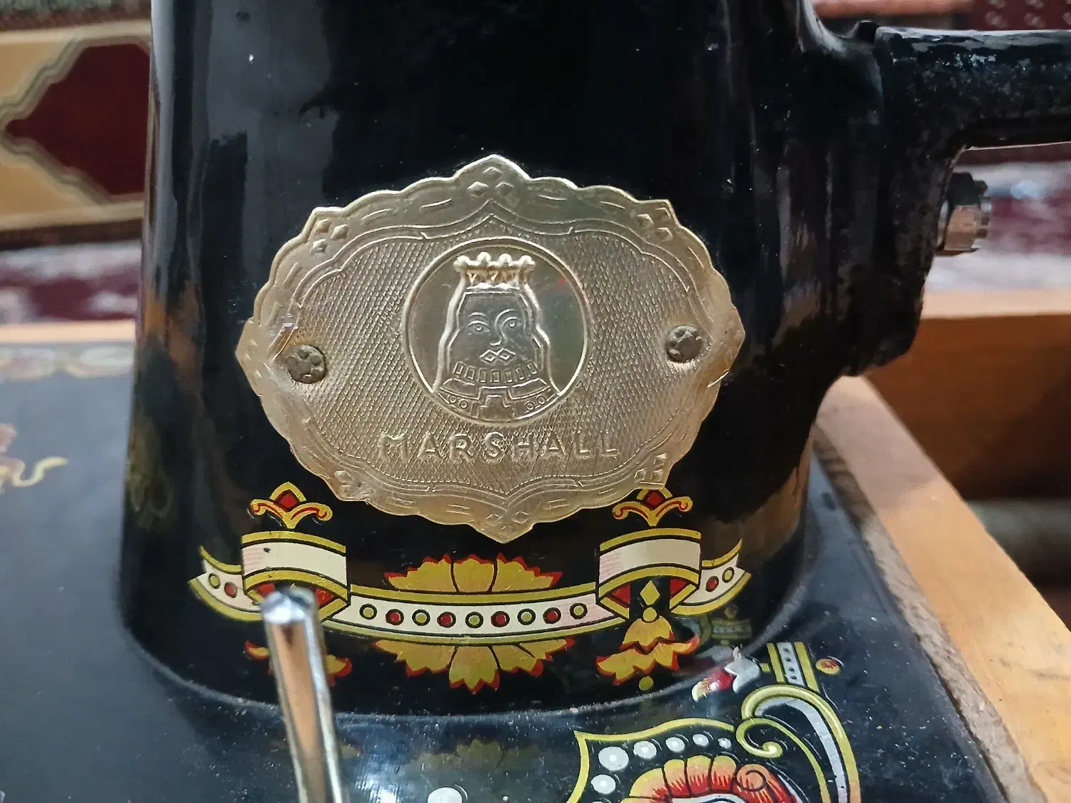 مارشال|چرخ خیاطی و ریسندگی|شیراز, کوشک میدان|دیوار