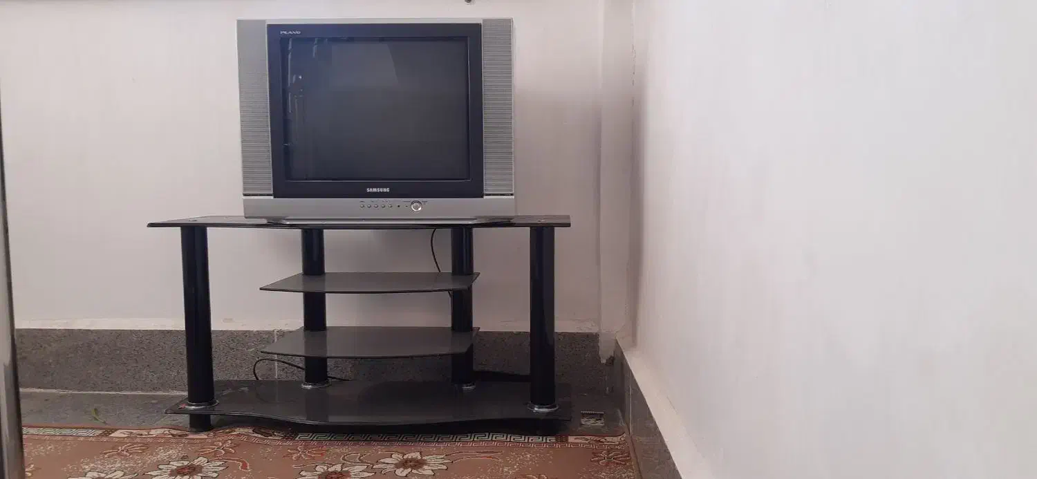 یک عدد تلویزون|تلویزیون و پروژکتور|خوی, |دیوار