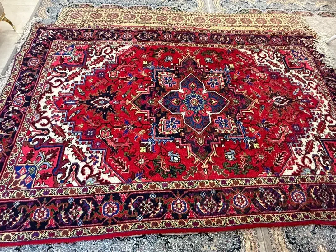 فرش دستباف ۶متری در حد نو قیمت ۴۵میلیون|فرش|ارومیه, |دیوار