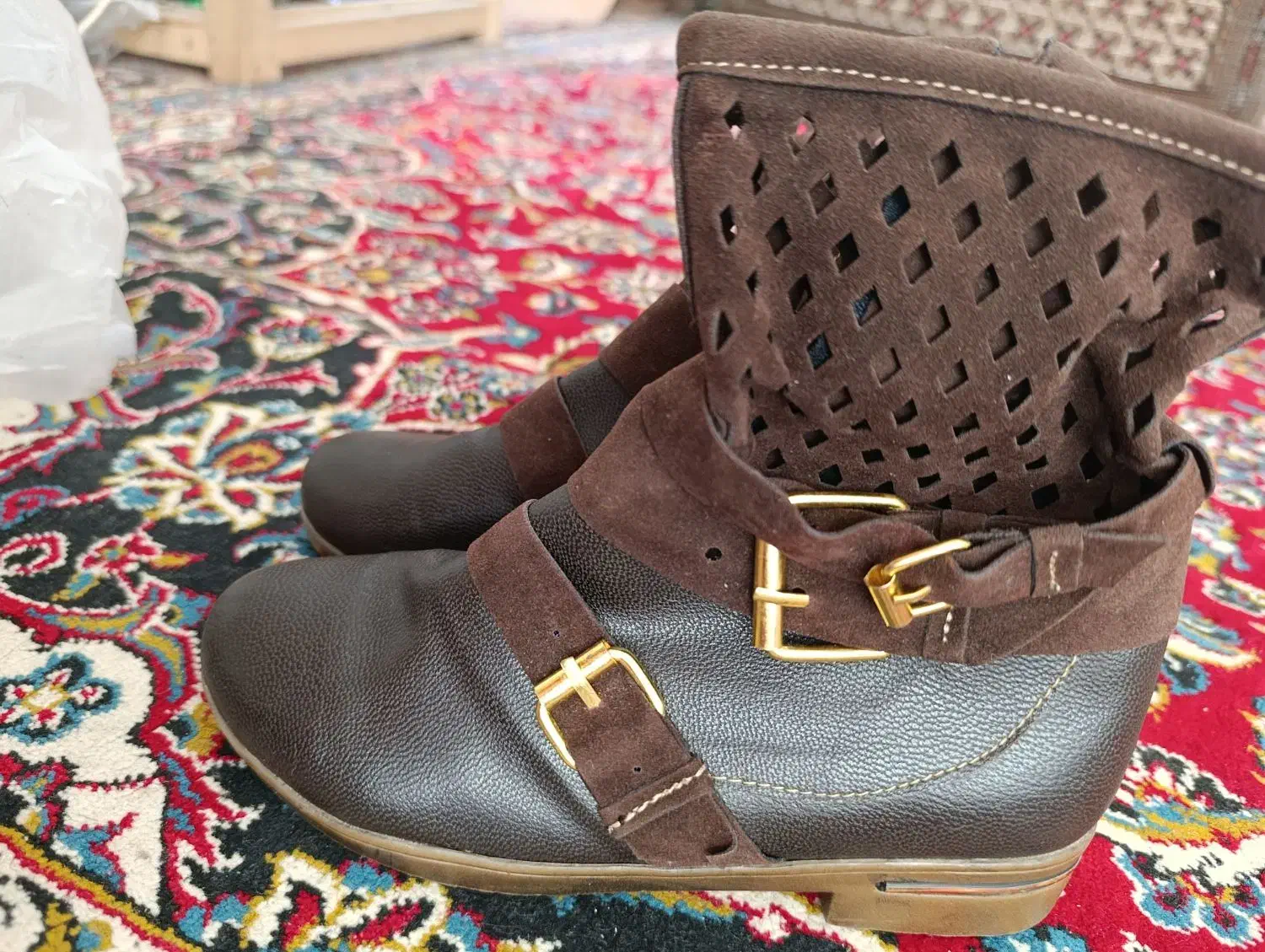 کفش|کیف، کفش، کمربند|نیشابور, فضل|دیوار