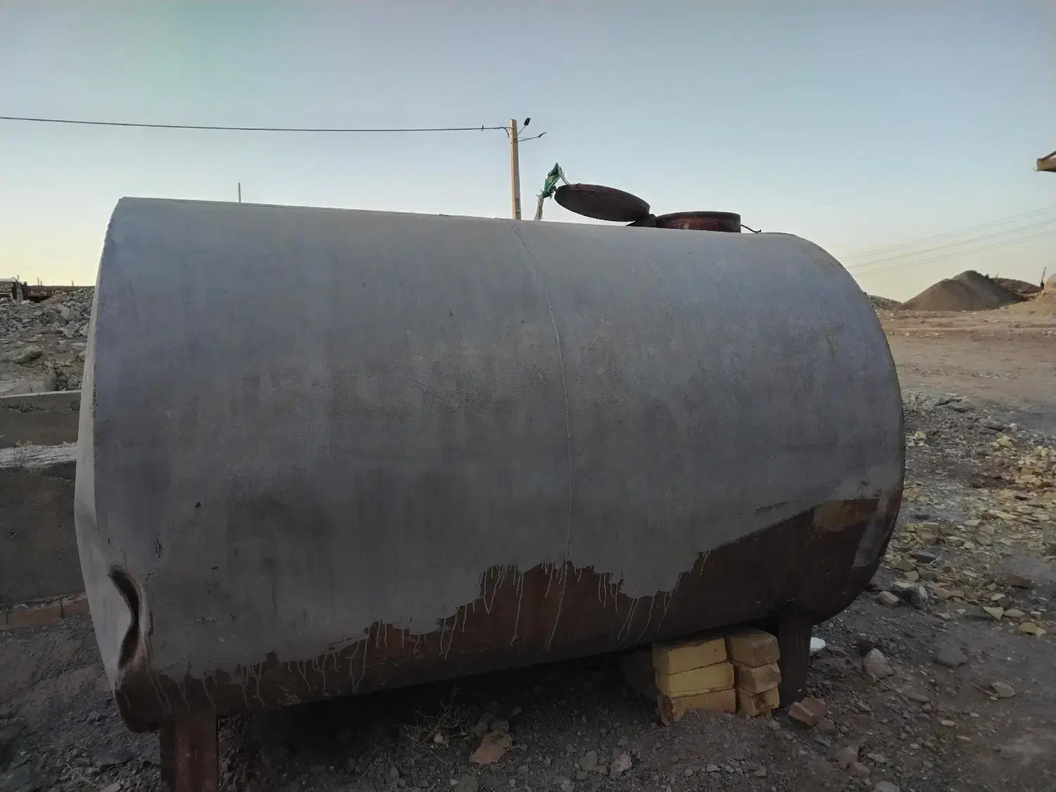 تانکر سه هزار لیتری به شرط سالمی پول لازمم|مصالح و تجهیزات ساختمان|خوشاب, |دیوار