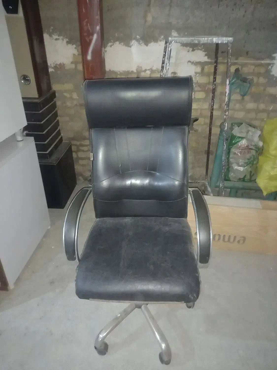 ۲ عدد صندلی جک دار|صندلی و نیمکت|مریوان, |دیوار