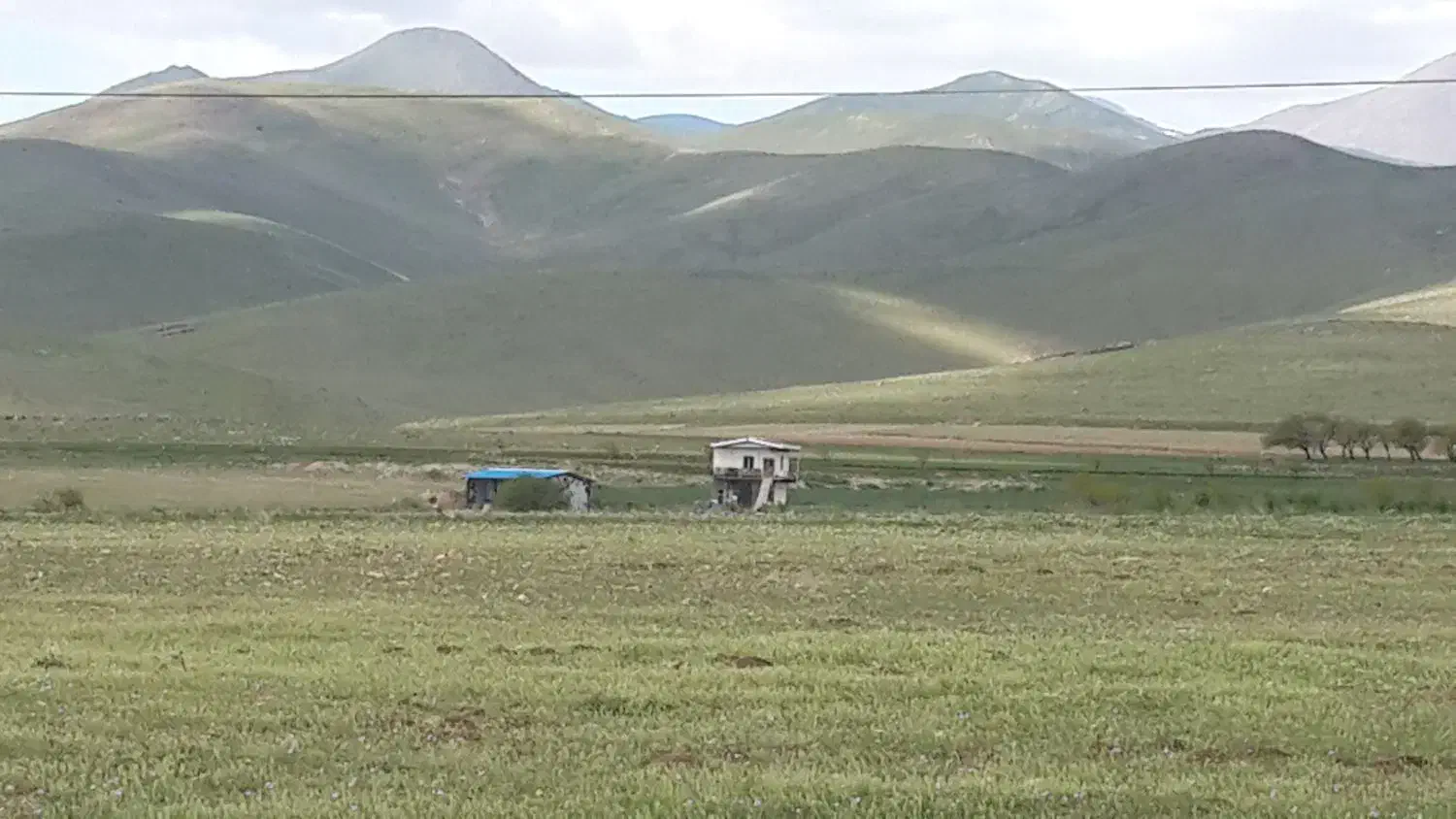 زمین 4000متری نبش جاده مرند ورودی زرغان|فروش زمین و ملک کلنگی|مرند, |دیوار